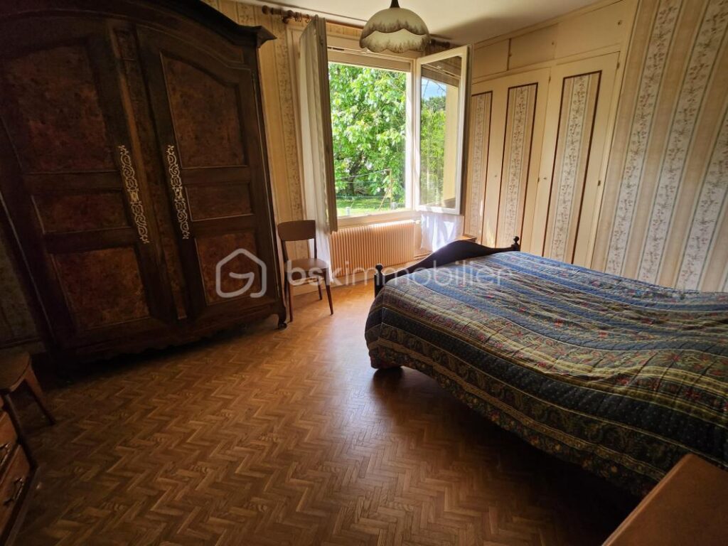 Pavillon de plain-pied – 105 m² habitables – beau potentiel d’aménagement – 4 pièces – 2 chambres – 105 m²