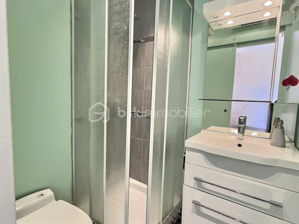 Appartement 2 pièces entièrement rénové avec vue mer – à 200 m de la plage – 2 pièces – 1 chambre – 19 m²