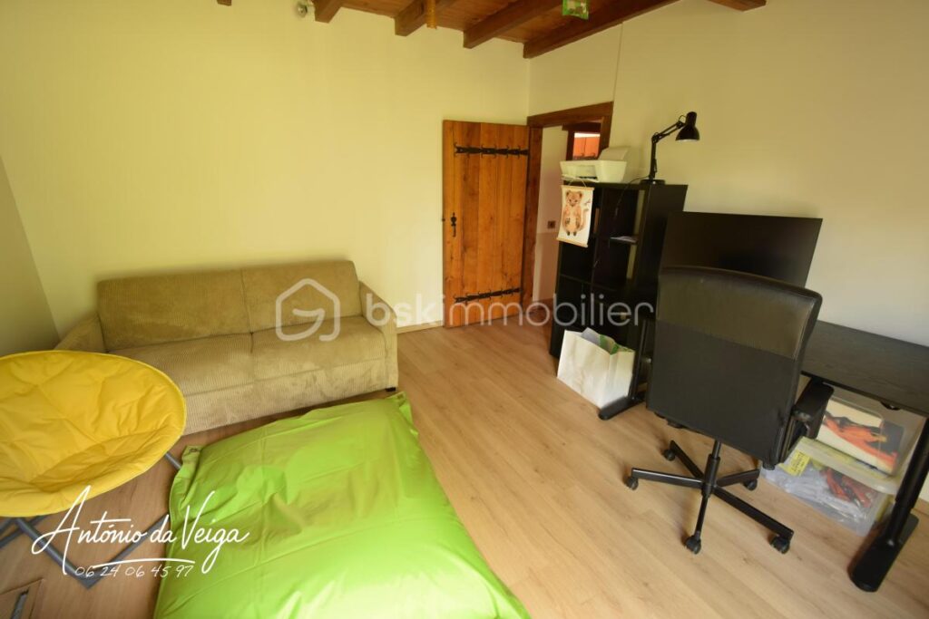 ✨ Maison d’Exception avec Piscine & Dépendance – Un Cadre de Vie Rare ! – 8 pièces – 3 chambres – 260 m²