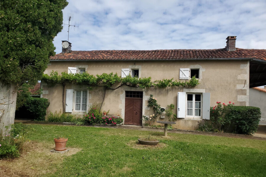 Maison à vendre à Nanteuil-en-vallée