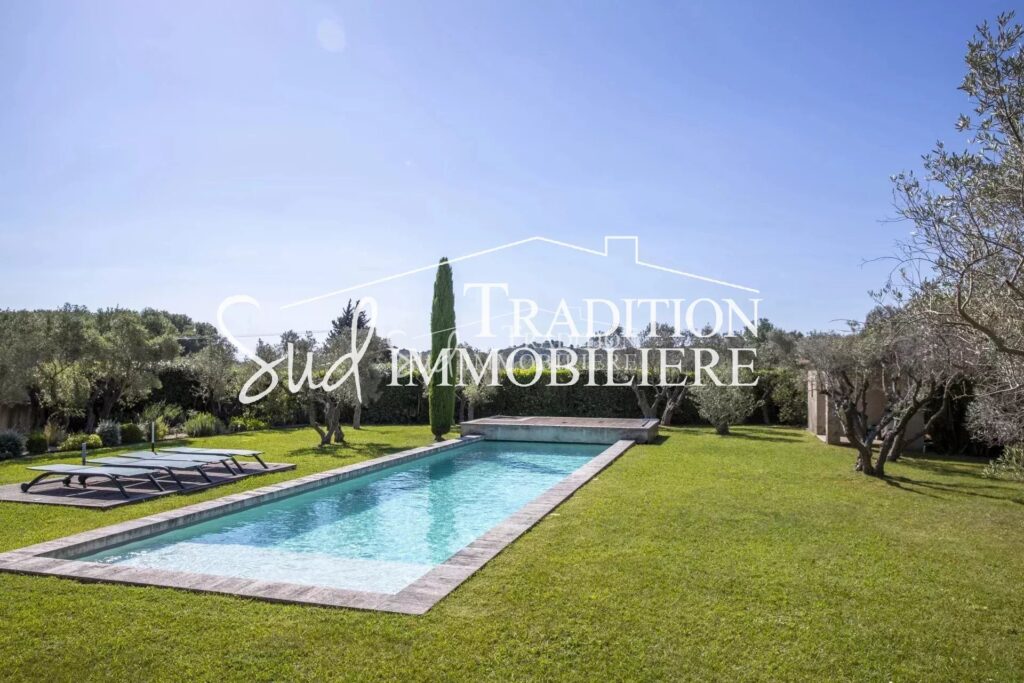 vente maison – NR pièces – NR chambres – 240.00 m²