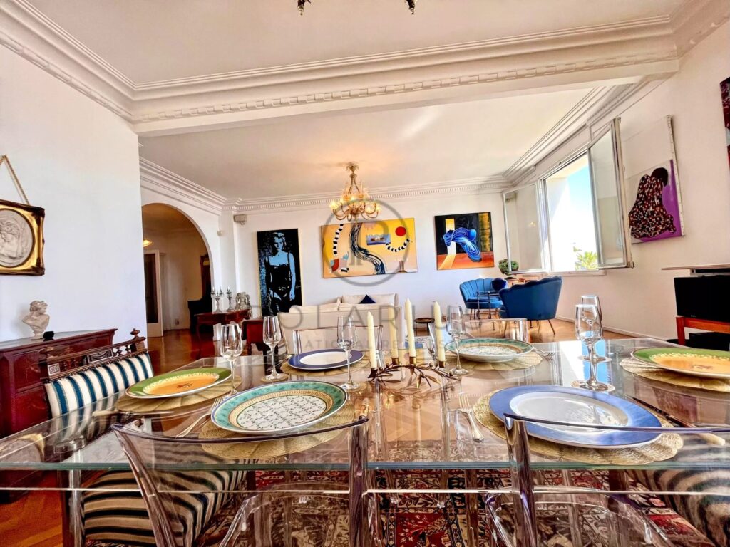 Superbe appartement de 145 m² avec vue mer à Nice – 4 pièces – 2 chambres – 145 m²