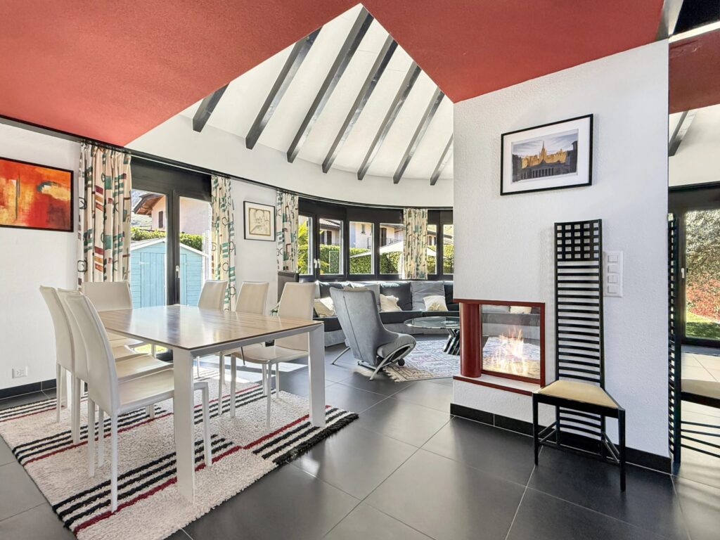 Villa contemporaine à Martigny ! – 6 pièces – 4 chambres – 220 m²