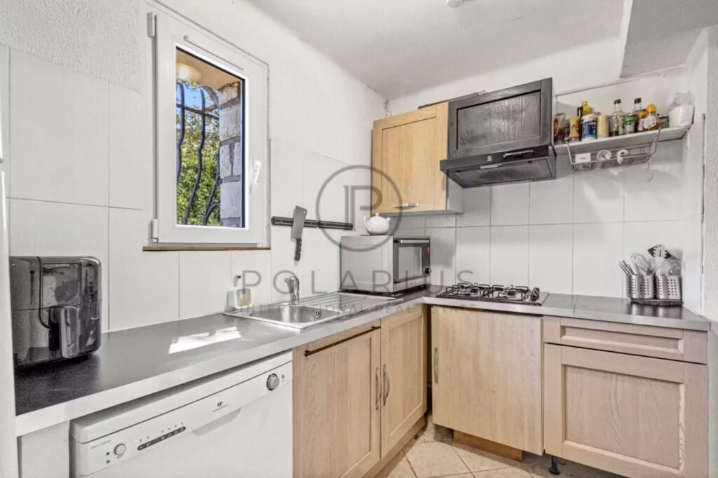 Villa de luxe avec vue sur la mer à vendre à Antibes – 6 chambres, piscine et appartement d&rsquo;invités – 9 pièces – 6 chambres – 350 m²
