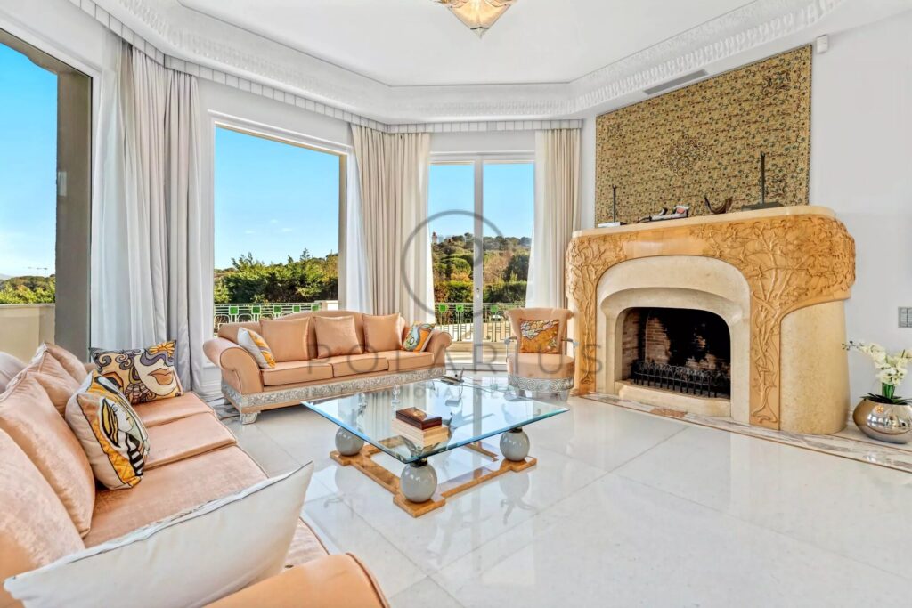 Domaine d’exception à vendre au Cap d’Antibes – Château du Cap – 15 pièces – 11 chambres – 1000 m²