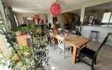 Magnifique maison familiale contemporaine en lisière de la Forêt des Bertranges avec double carport et garage – 7 pièces – 5 chambres – 180 m²