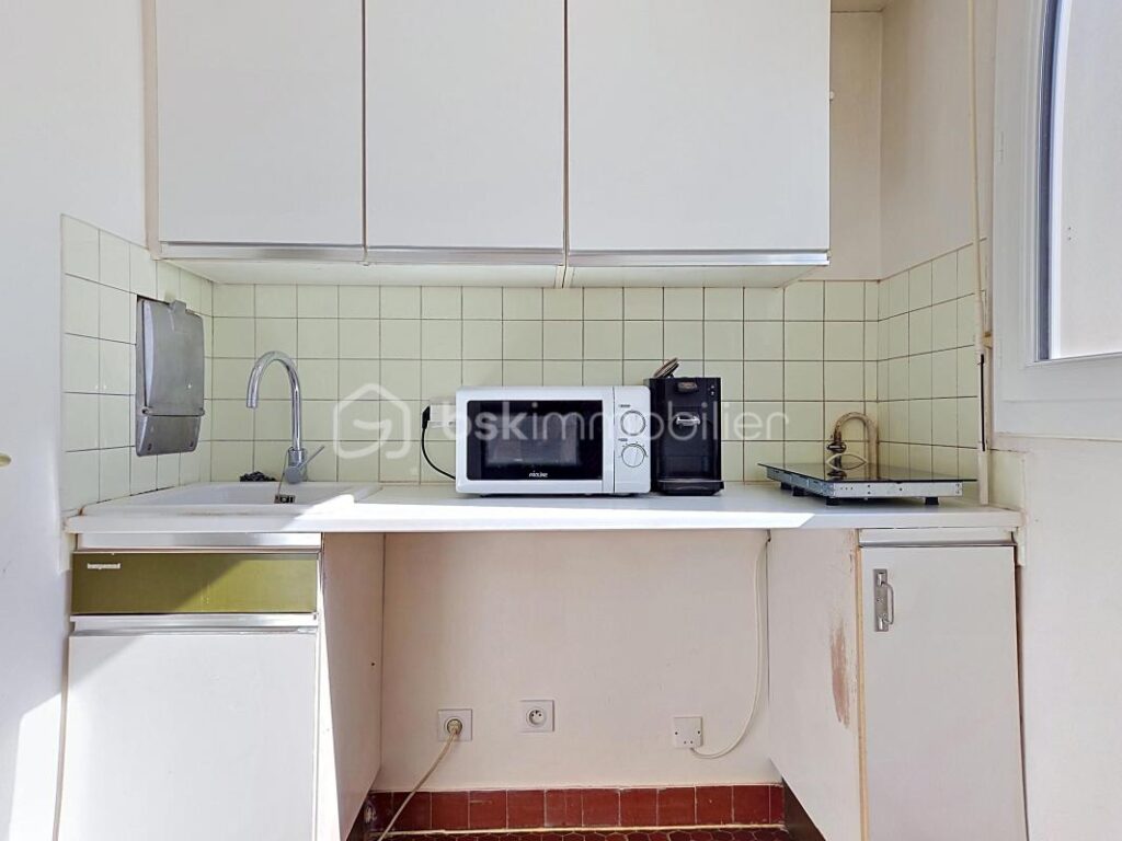 RUEIL-MALMAISON – Résidence du Bois Préau – Studio dernier étage vue arborée avec balcon, parking et cave – 1 pièce – NR chambres – 26 m²