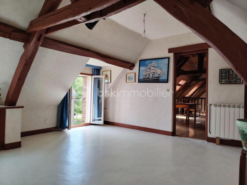 longère 6 pièces 139 m² et gite 56 m² 4 pièces – 6 pièces – 4 chambres – 196 m²