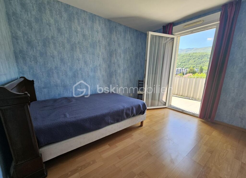 T4 AVEC TERRASSE – 4 pièces – 3 chambres – 94 m²