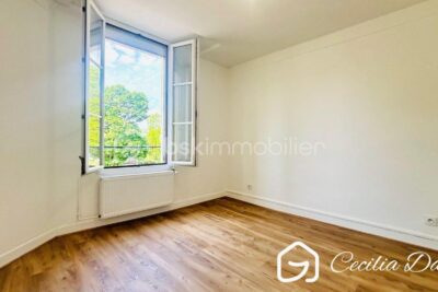 *** Nouveauté : Superbe Appartement très lumineux , refait entièrement à neuf, situé au cœur d&rsquo;un secteur recherché de la ville de Sens*** – 3 pièces – 2 chambres – 52 m²