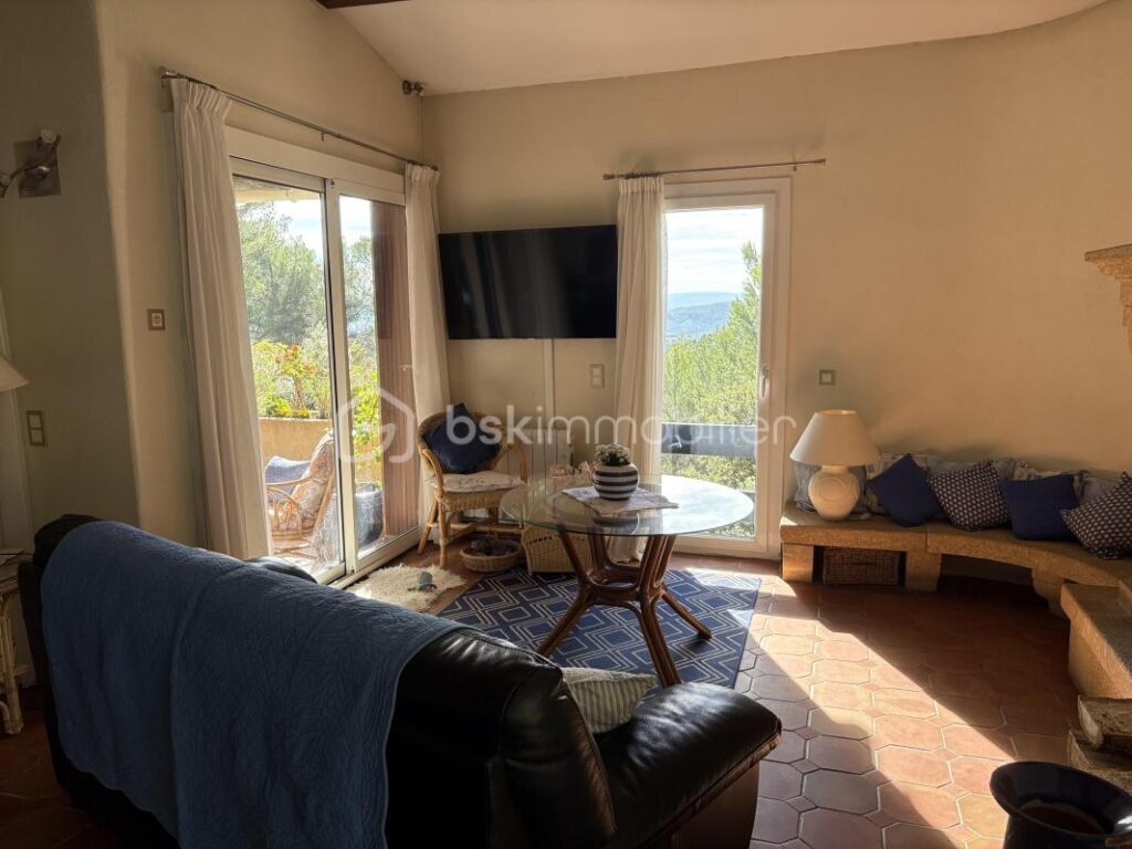 Maison avec 4 chambres sur 1650 m² de terrain – 5 pièces – 4 chambres – 170 m²