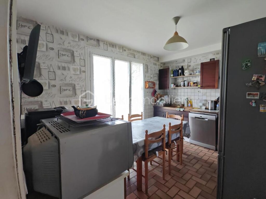 Maison familiale 5 pièces sur 3 niveaux – 137 m² – total surface au sol 250 m2 – Terrain 616m2 – Osny (95) – 5 pièces – 4 chambres – 137 m²