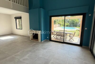 Maison 4 chambres, piscine & vue imprenable – Génissieux – 6 pièces – 4 chambres – 137 m²