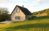 AU CALME ENTOURÉ DE VERDURE PROCHE DE NOYERS BOURGOGNE 89 – 4 pièces – 3 chambres – 77 m²