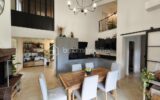Maison 230 m² 3 appartements , 1 T4, 1 T2, 1 studio sur 3500 m² de terrain – 8 pièces – 5 chambres – 250 m²