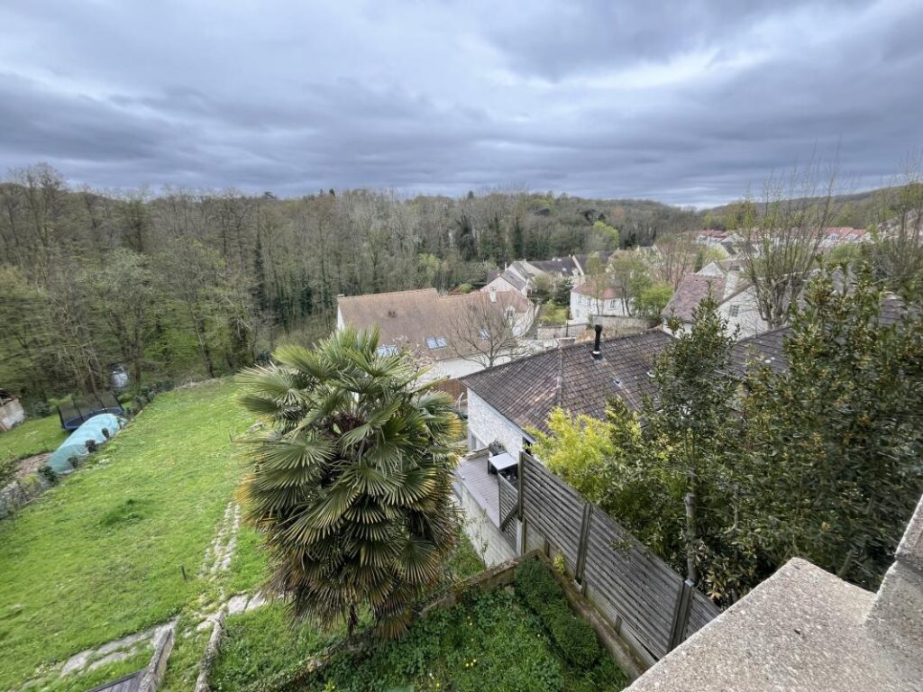 Vente 5 studios T1 et 2 T2 – Centre ville Buc – Vue vallée – 1 pièce – 1 chambre – 27 m²