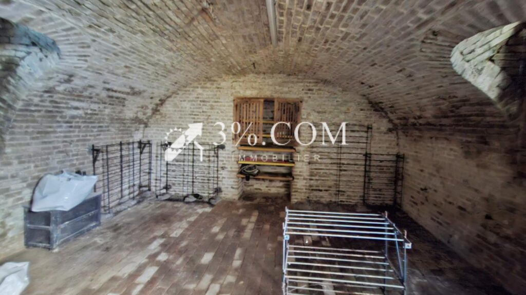 Secteur FONTAINE SUR SOMME : PROPRIETE avec dépendances et j – 8 pièces – 4 chambres – 182 m²