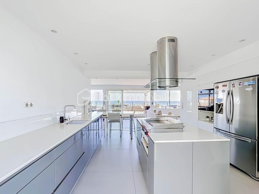 UNIQUE *** Magnifique Appartement T5 de 160m2 avec terrasse de 50m2 Vue Mer à PALAVAS *** – 5 pièces – 3 chambres – 160 m²