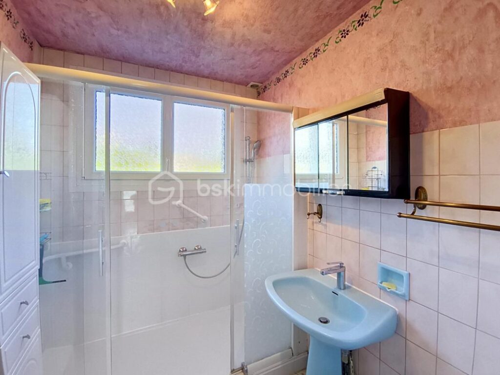 Maison familiale avec sous-sol total – Secteur calme et recherché de Louvres – 7 pièces – 4 chambres – 132 m²