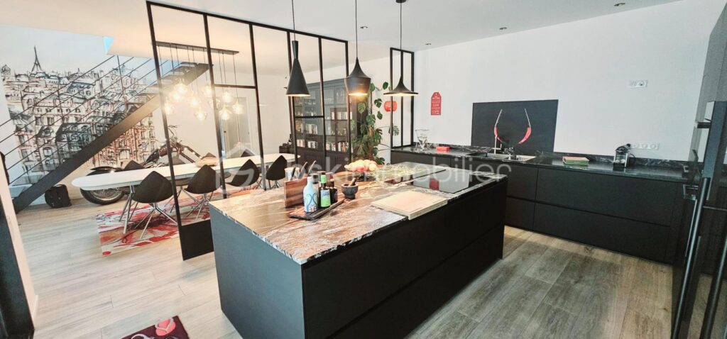 SUPERBE PROPRIETE DE 2021 AVEC SPA DE NAGE – 7 pièces – 4 chambres – 203 m²