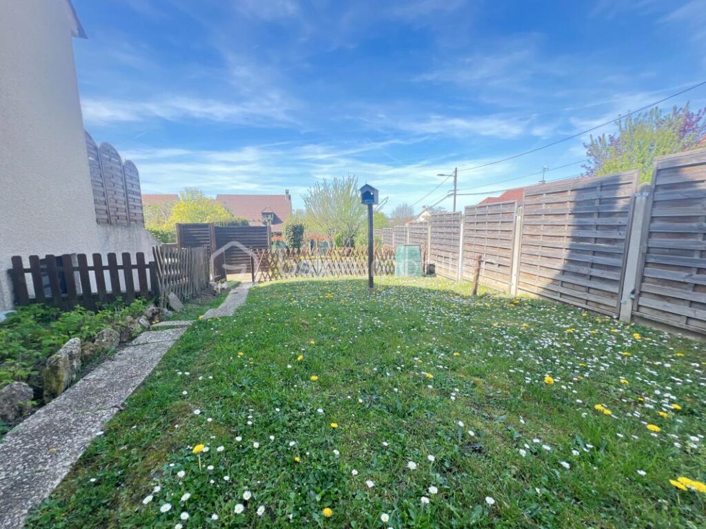Maison familiale 129 m² – Longjumeau (proche Ballainvilliers et Morangis) – avec piscine – 6 pièces – 4 chambres – 129 m²