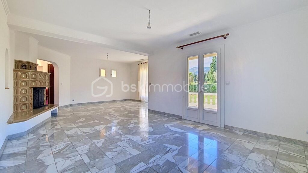 VILLA 4 FACES – VUE SUR LE CANIGOU – 4 CHAMBRES – PISCINE – GARAGE – 6 pièces – 4 chambres – 155 m²