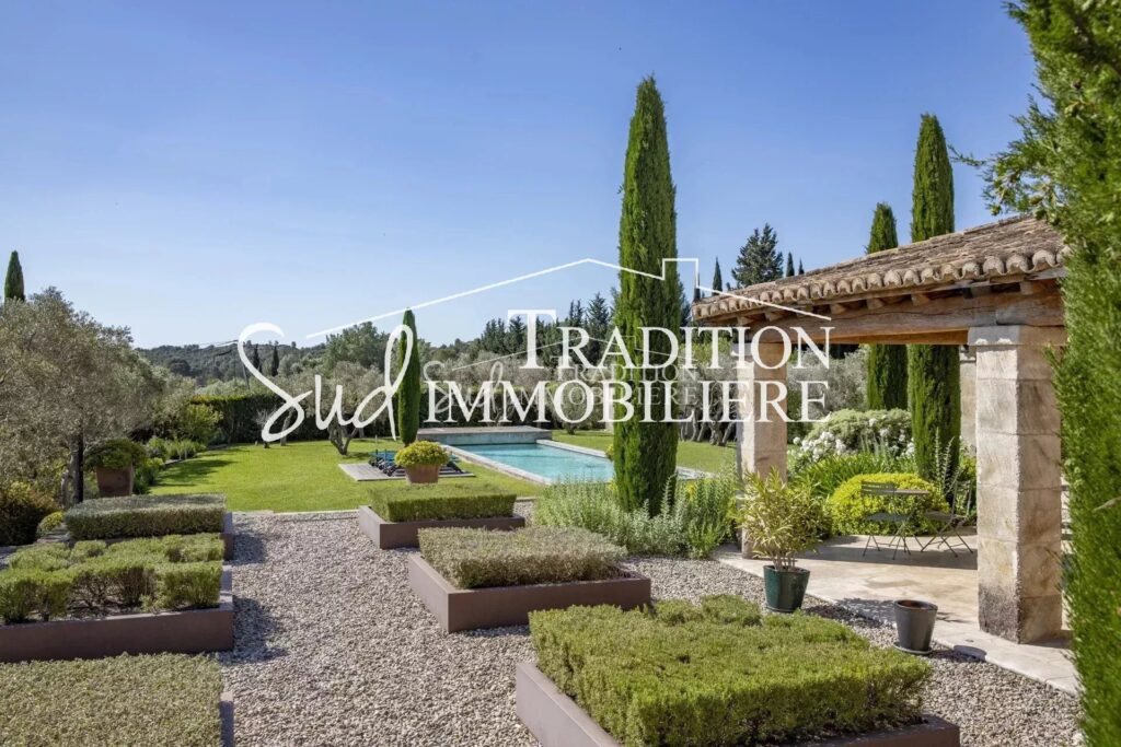 vente maison – NR pièces – NR chambres – 240.00 m²