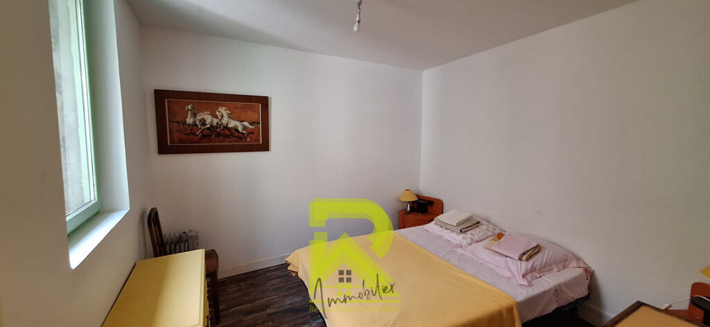 Maison de village atypique avec belle vue sur L&rsquo;étang de BAG – 5 pièces – 3 chambres – 160 m²