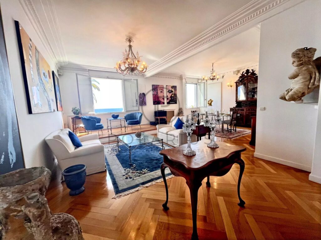 Superbe appartement de 145 m² avec vue mer à Nice – 4 pièces – 2 chambres – 145 m²