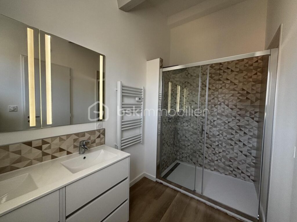 T3 en Duplex d’exception avec terrasse, vue Saint-Clair – haut standing à Sète – 3 pièces – 2 chambres – 81 m²