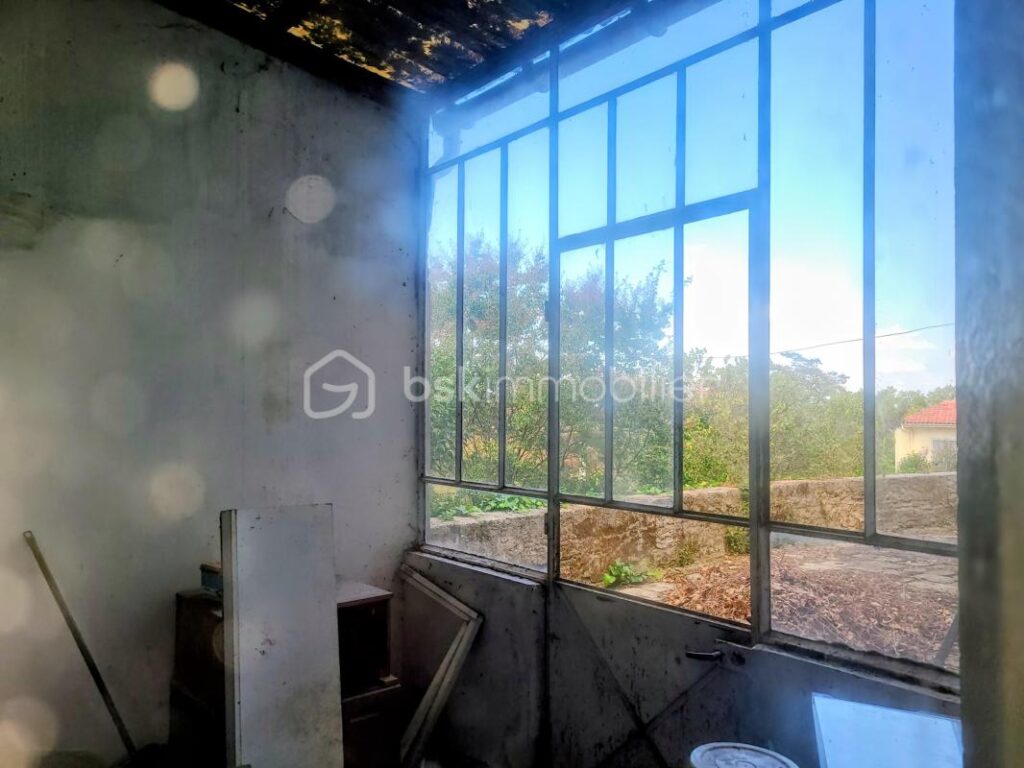 Volumes et potentiel – Maison de 240 m² avec vue dégagée sur la Garonne – 7 pièces – 4 chambres – 207 m²