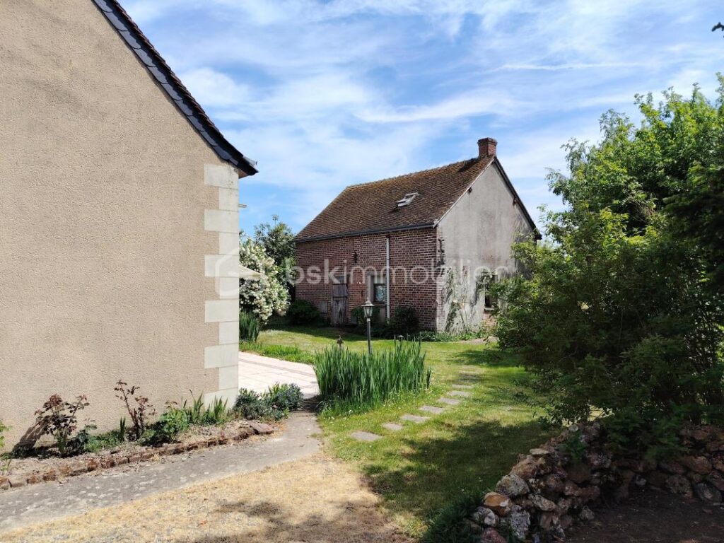 longère 6 pièces 139 m² et gite 56 m² 4 pièces – 6 pièces – 4 chambres – 196 m²