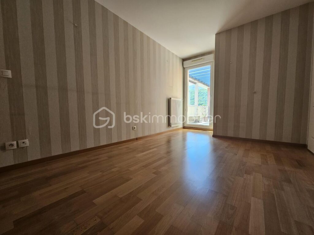 T4 AVEC TERRASSE – 4 pièces – 3 chambres – 94 m²