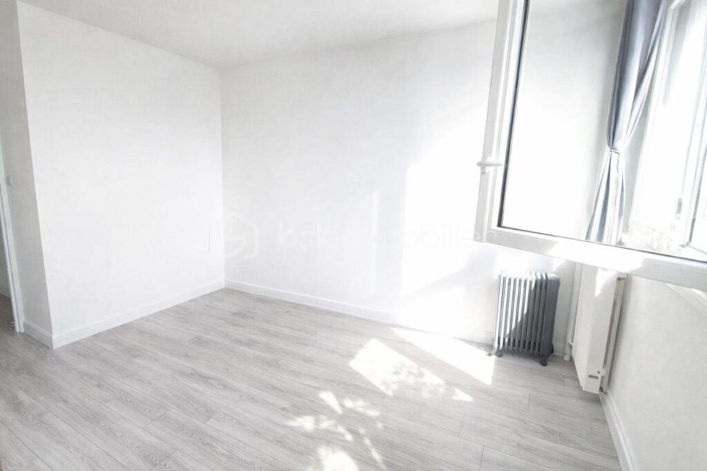 Paris 13ème – 2 pièces calme, lumineux sans vis à vis avec parking et cave – DPE : C – 2 pièces – 1 chambre – 42 m²