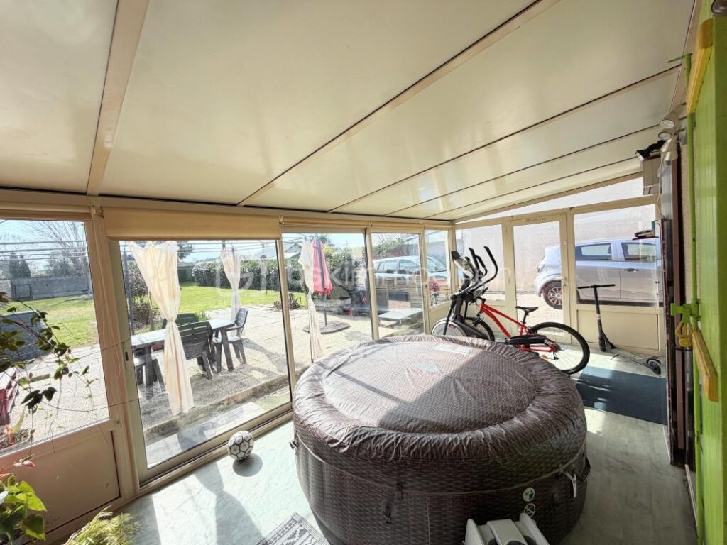 Maison de 106 m2 à rafraîchir de l’intérieur avec beaucoup d’atouts et en prime une belle vue sur les Pyrénées – 7 pièces – 4 chambres – 106 m²