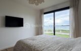 NOUVEAUTE COUP DE COEUR! Une opportunité rarissime : Votre refuge &lsquo;pieds dans l&rsquo;eau&rsquo; – 5 pièces – 2 chambres – 102 m²