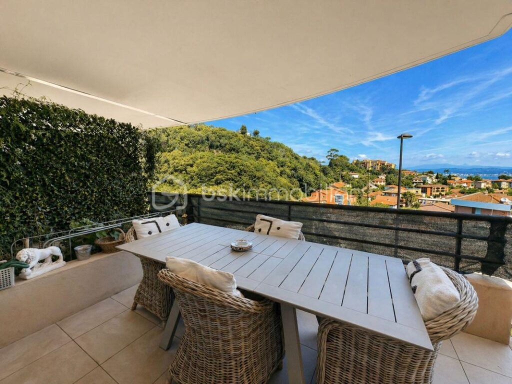 THEOULE / MER – APPT 3 PIECES – 67M² – VUE MER – PARKING – 5 MIN A PIED DE LA PLAGE – 3 pièces – 2 chambres – 67 m²