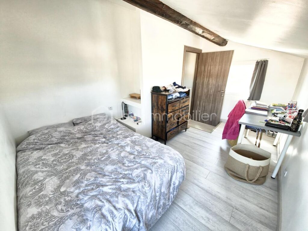 Duplex pour investissement locatif- T3 de 53m2 vendu loué ( bail meublé de 1 an) – 3 pièces – 2 chambres – 53 m²