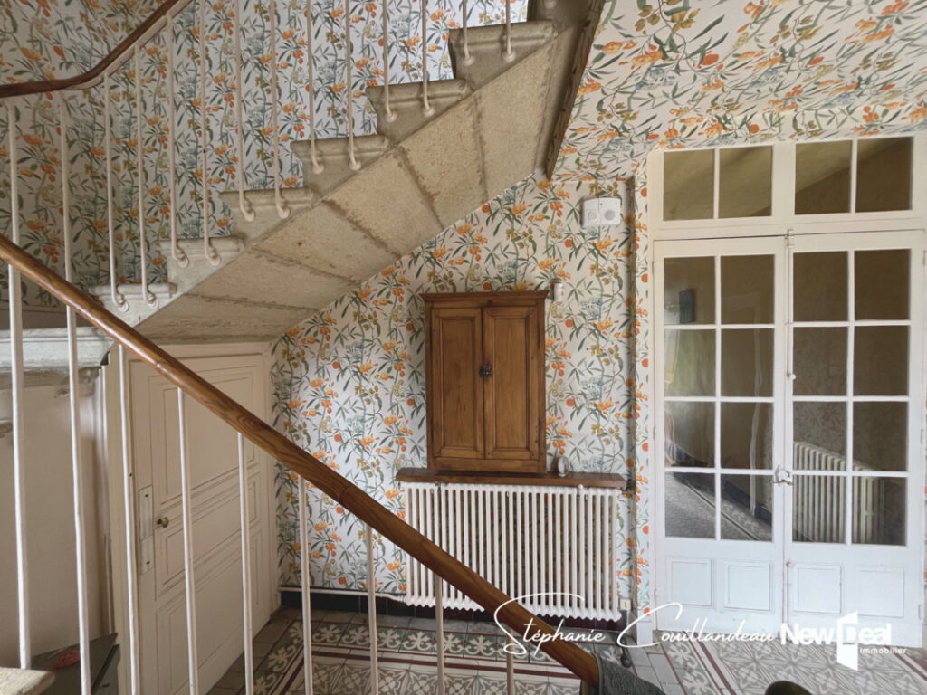 Grande maison de maître sur les hauteurs de Chambéry (limite Sonnaz) au calme avec vue dégagée – 8 pièces – 6 chambres – 213 m²