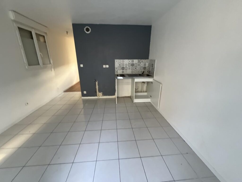 Vente 5 studios T1 et 2 T2 – Centre ville Buc – Vue vallée – 1 pièce – 1 chambre – 27 m²