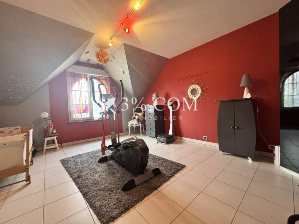 3%COM Belle demeure avec piscine du 27 ares – 8 pièces – 7 chambres – 360 m²