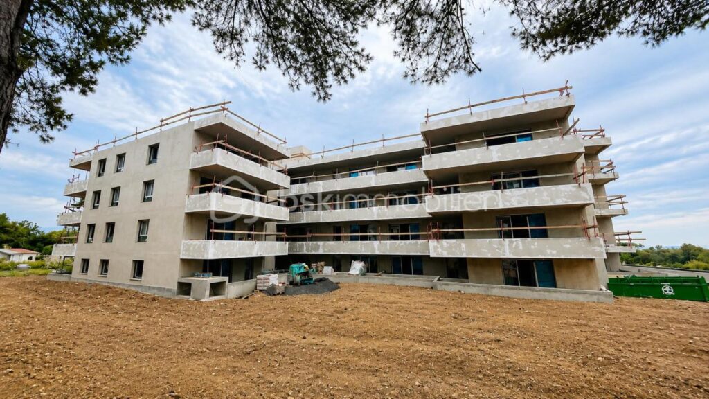 ANTIBES – 3P NEUF AVEC VUE MER, TERRASSE ET PISCINE ROOFTOP – 3 pièces – 2 chambres – 75 m²