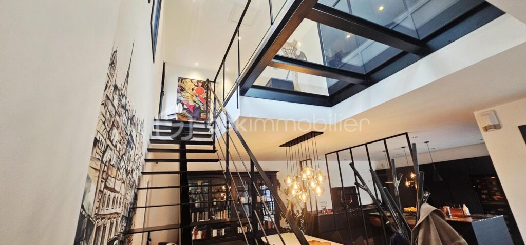 SUPERBE PROPRIETE DE 2021 AVEC SPA DE NAGE – 7 pièces – 4 chambres – 203 m²