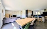 HAUTEVILLE-SUR-FIER — MAISON RECENTE — 4 CHAMBRES — CALME — VUE DEGAGEE — TERRASSE — JARDIN – 5 pièces – 4 chambres – 101 m²