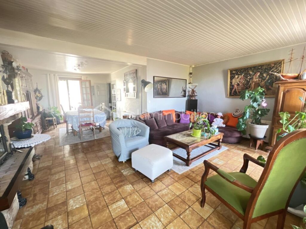 Maison familiale 129 m² – Longjumeau (proche Ballainvilliers et Morangis) – avec piscine – 6 pièces – 4 chambres – 129 m²