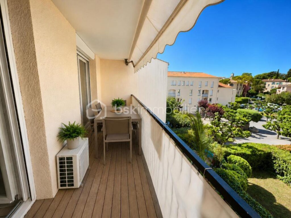 MOUANS-SARTOUX – APPARTEMENT 3 PCES – 62M² – PARKING – CALME – 5 MIN DU CENTRE A PIED – 3 pièces – 2 chambres – 62 m²