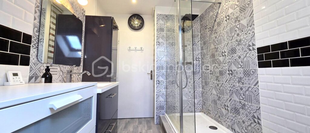 Magnifique Duplex F4 Baigné de Lumière, Dernier Étage avec Balcon – 4 pièces – 3 chambres – 102 m²