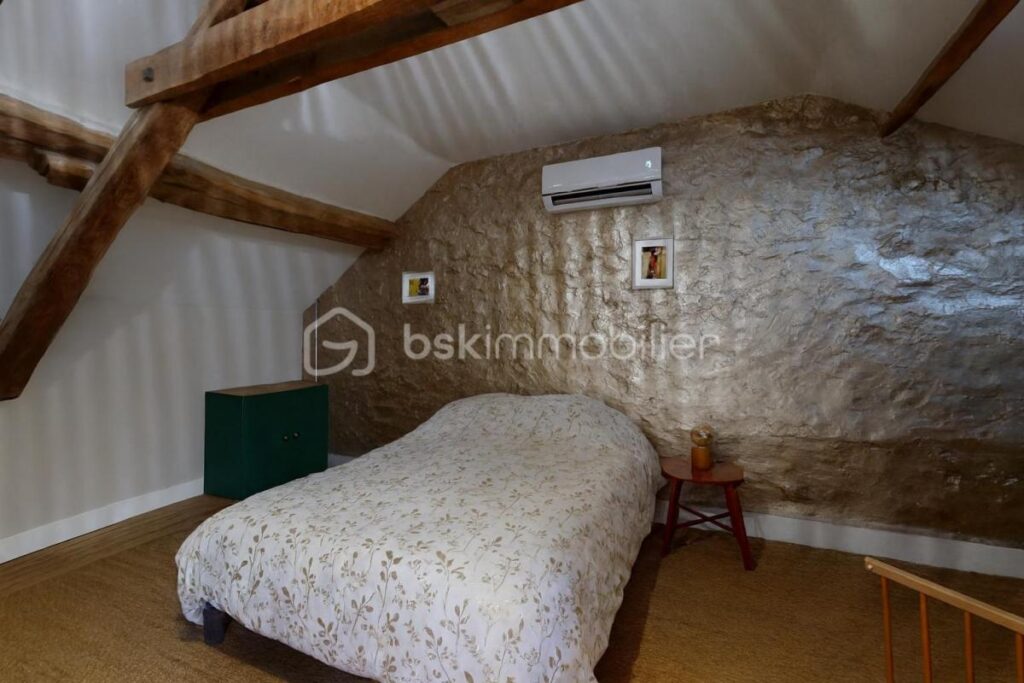 Ensemble Immobilier de 97 m² – 5 pièces – 2 chambres – 97 m²