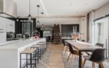 MAISON MODERNE QUASI AUTONOME AVEC PIECE DE VIE 80m2 – 5 pièces – 3 chambres – 163 m²