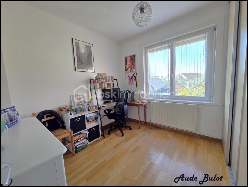 Charmante maison bel étage de 118 m² sur parcelle de 400 m² – Confort et qualité de vie – 6 pièces – 4 chambres – 118 m²